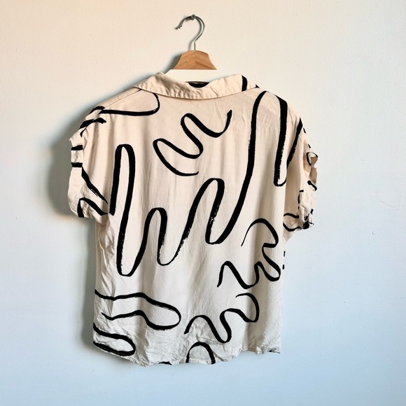 Eve Gravel Short Sleeve Cream & Black Print Blouse Shirt - Picture 3 of 7